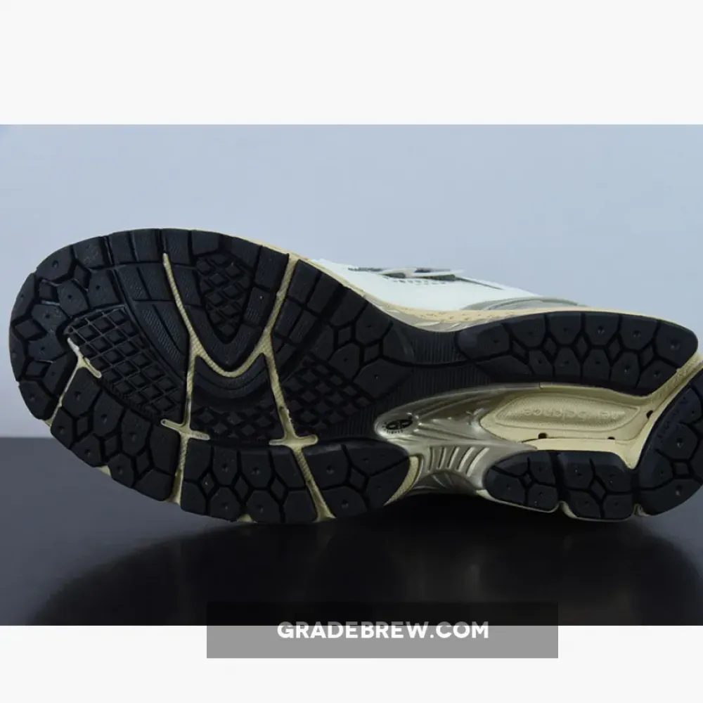 New Balance 1906R White/Grey  M1906RP