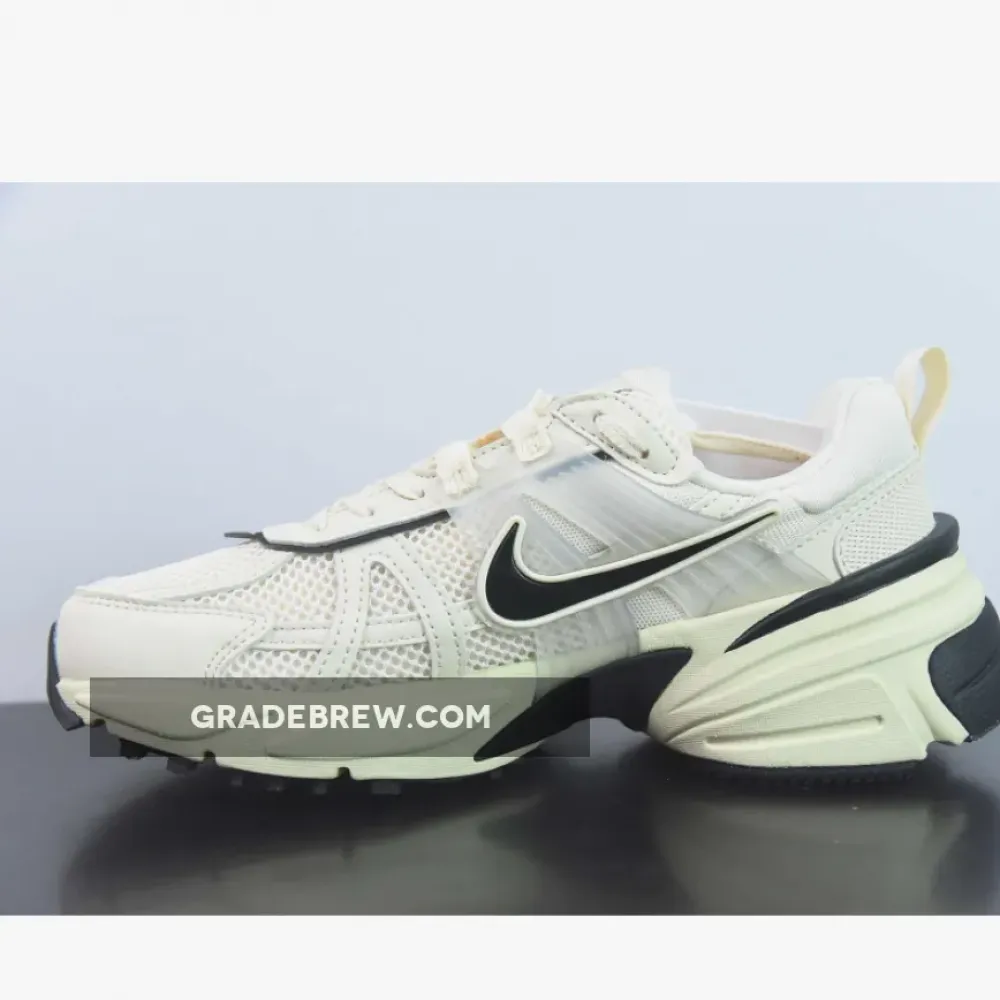 Nike Runtekk Coconut Milk Black White/Black/Sail