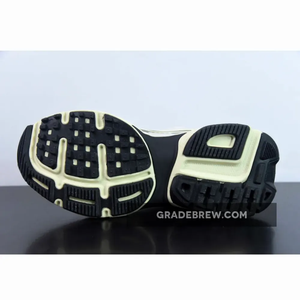 Nike Runtekk Coconut Milk Black White/Black/Sail