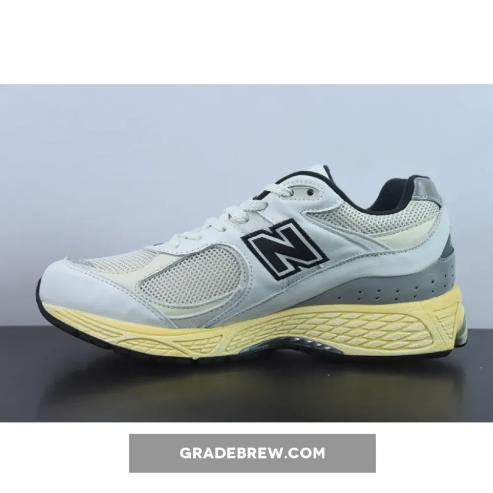 New Balance 2002R White Gray/Black/Silver ML2002RT