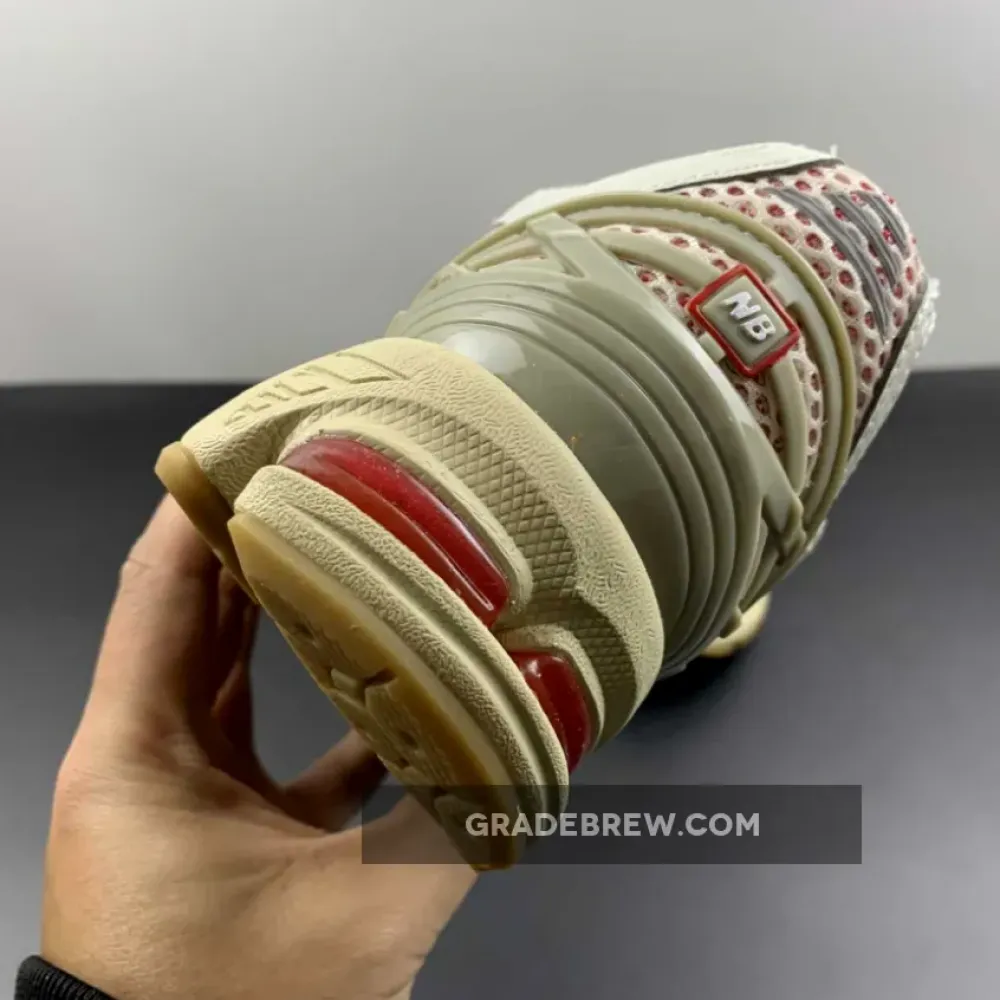 New Balance 1906R White/Red  M1906RO