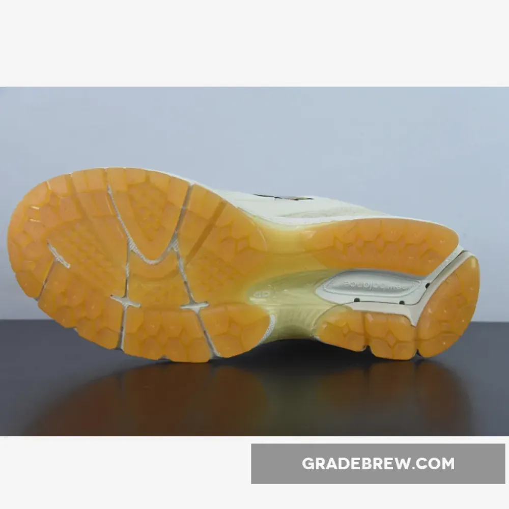 New Balance 2002R Sail/Yellow-Grey-Black M2002RJ1