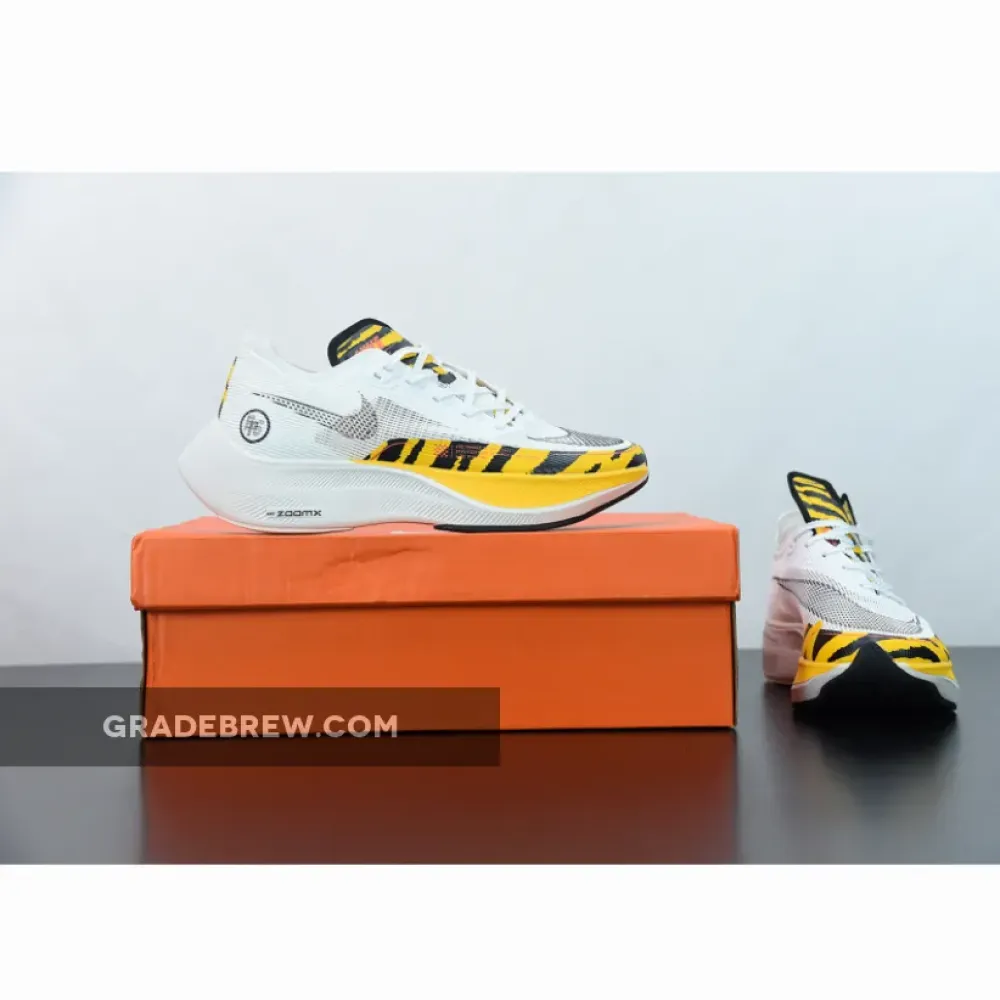 Nike ZoomX Vaporfly Next% 2 BRS Orange/Black/White/University Gold DM7601-100