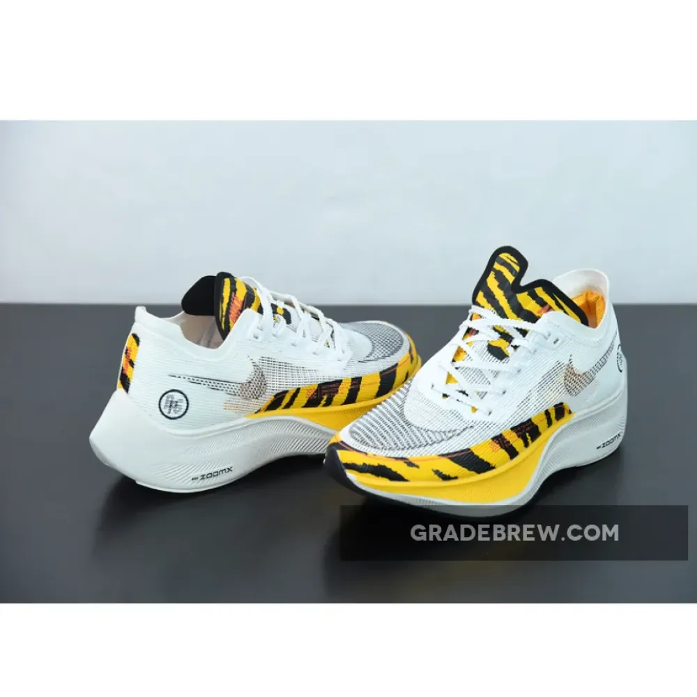 Nike ZoomX Vaporfly Next% 2 BRS Orange/Black/White/University Gold DM7601-100