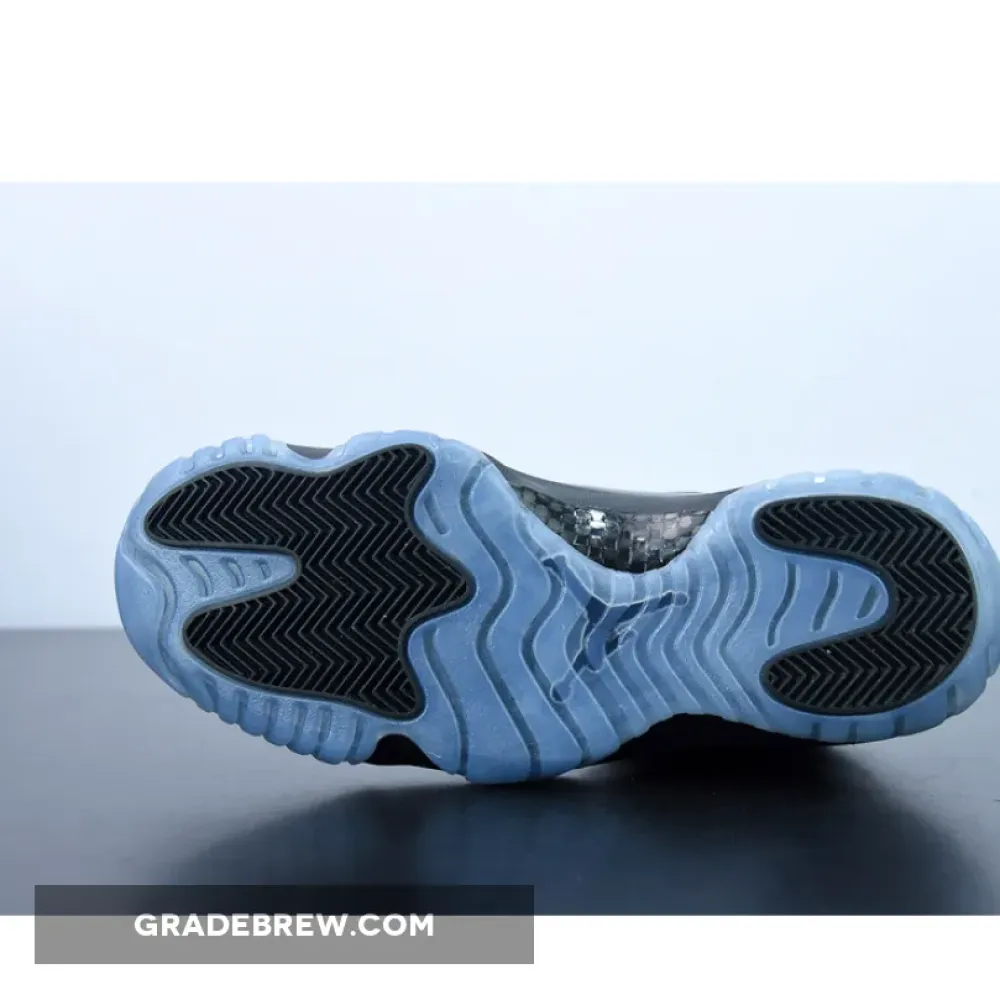 Air Jordan 11 Cap And Gown Black/White/Grey 378037-005