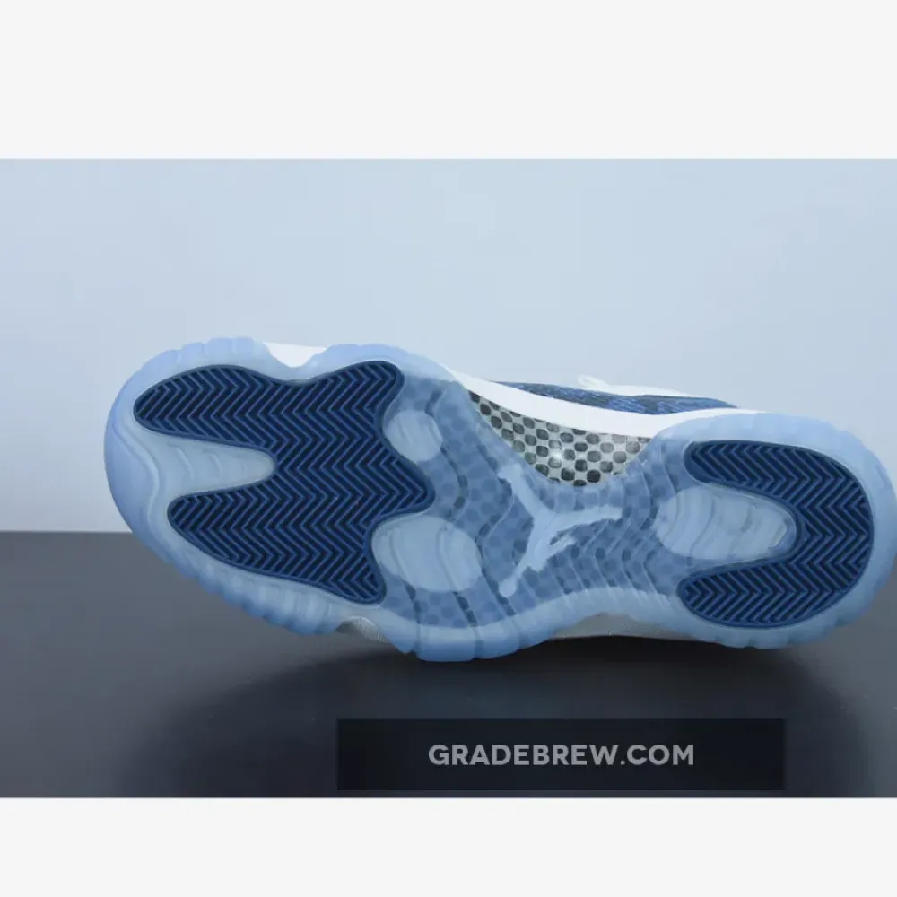 Air Jordan 11 Low Snakeskin Black-Navy/White CD6846-102